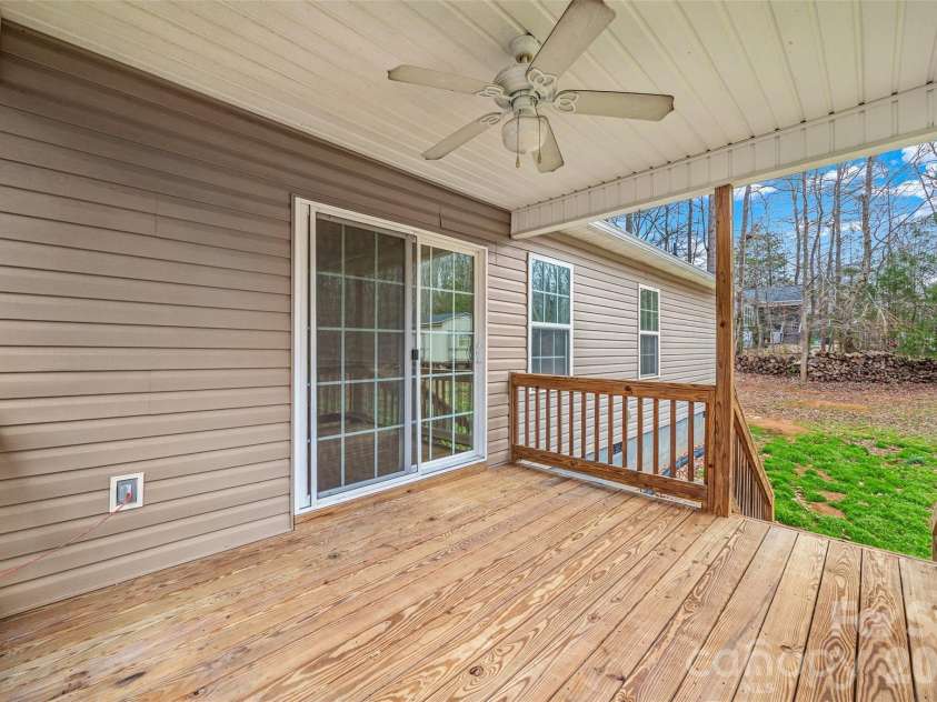 6115 Chandler Road, Clover, SC 29710.  MLS# CAR4354005, YatesRealty ID 20241. 