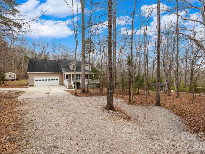 6115 Chandler Road, Clover, SC 29710.  MLS# CAR4354005, YatesRealty ID 20241. 