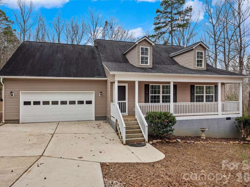 6115 Chandler Road, Clover, SC 29710.  MLS# CAR4354005, YatesRealty ID 20241. 