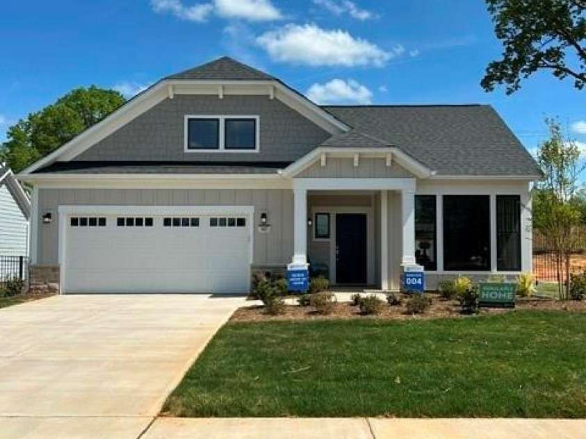 3027 Five Creek Road, Charlotte, NC 28213.  MLS# CAR4240787, YatesRealty ID 20243. 