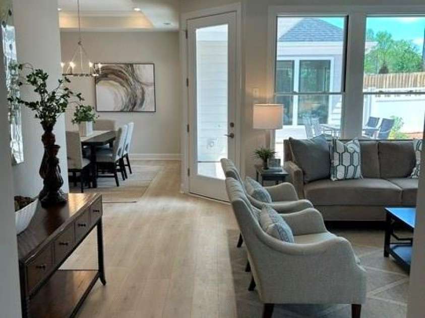 3027 Five Creek Road, Charlotte, NC 28213.  MLS# CAR4240787, YatesRealty ID 20243. 