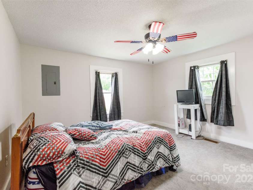 515 Myrtle Avenue, Chester, SC 29706.  MLS# CAR4266583, YatesRealty ID 20243. 