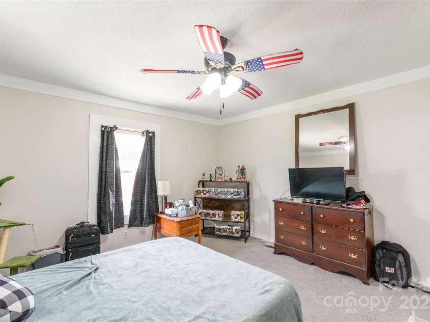 515 Myrtle Avenue, Chester, SC 29706.  MLS# CAR4266583, YatesRealty ID 20243. 