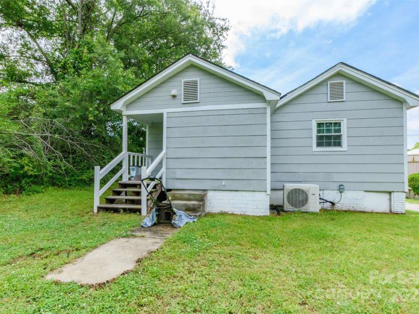 515 Myrtle Avenue, Chester, SC 29706.  MLS# CAR4266583, YatesRealty ID 20243. 