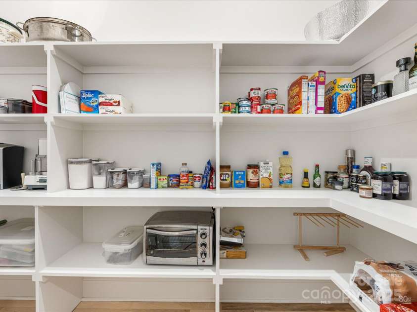 3505 Trent Street, Charlotte, NC 28209.  MLS# CAR4249257, YatesRealty ID 20245. Large walk in pantry