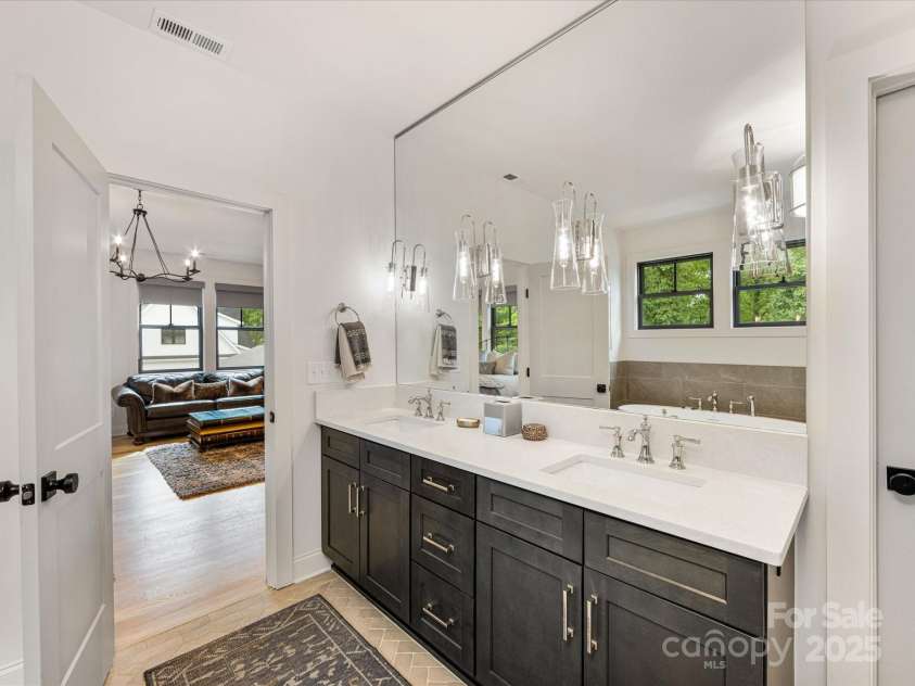 3505 Trent Street, Charlotte, NC 28209.  MLS# CAR4249257, YatesRealty ID 20245. Primary bathroom