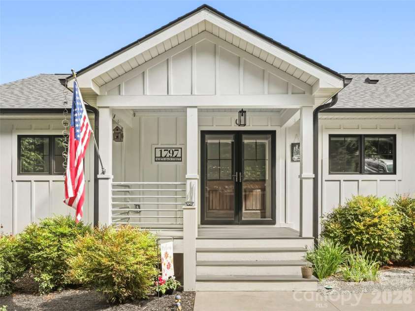 1797 Main Street, Hendersonville, NC 28792.  MLS# CAR4376914, YatesRealty ID 20247. 
