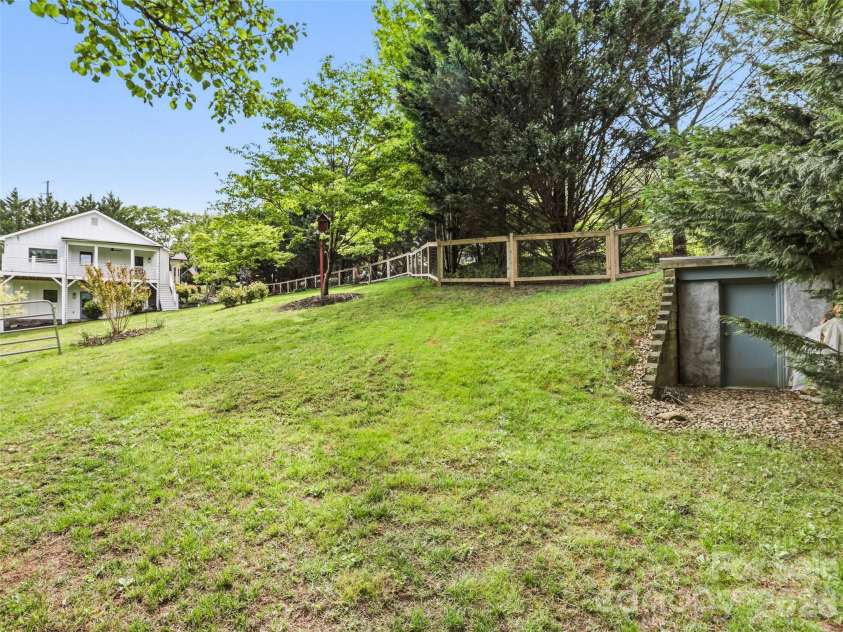 1797 Main Street, Hendersonville, NC 28792.  MLS# CAR4376914, YatesRealty ID 20247. 