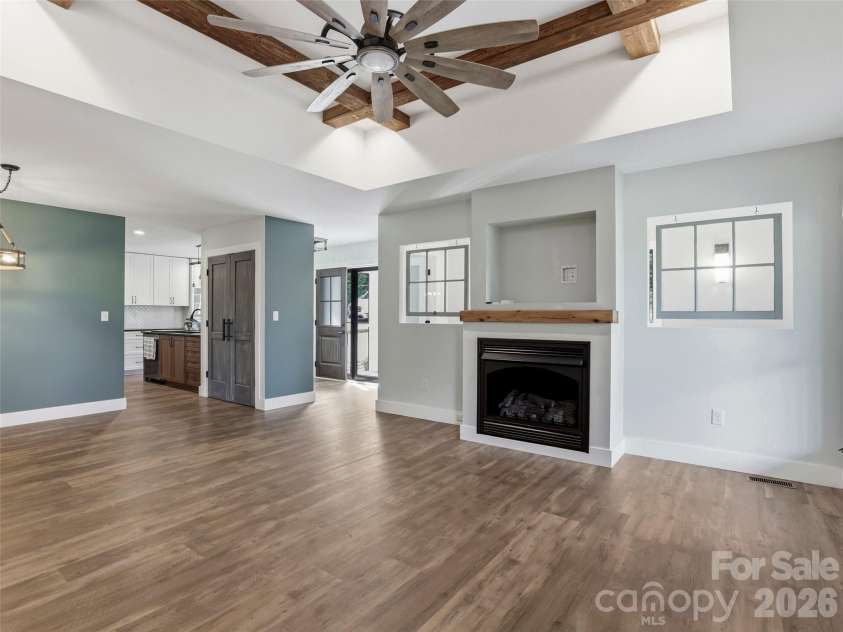 1797 Main Street, Hendersonville, NC 28792.  MLS# CAR4376914, YatesRealty ID 20247. 