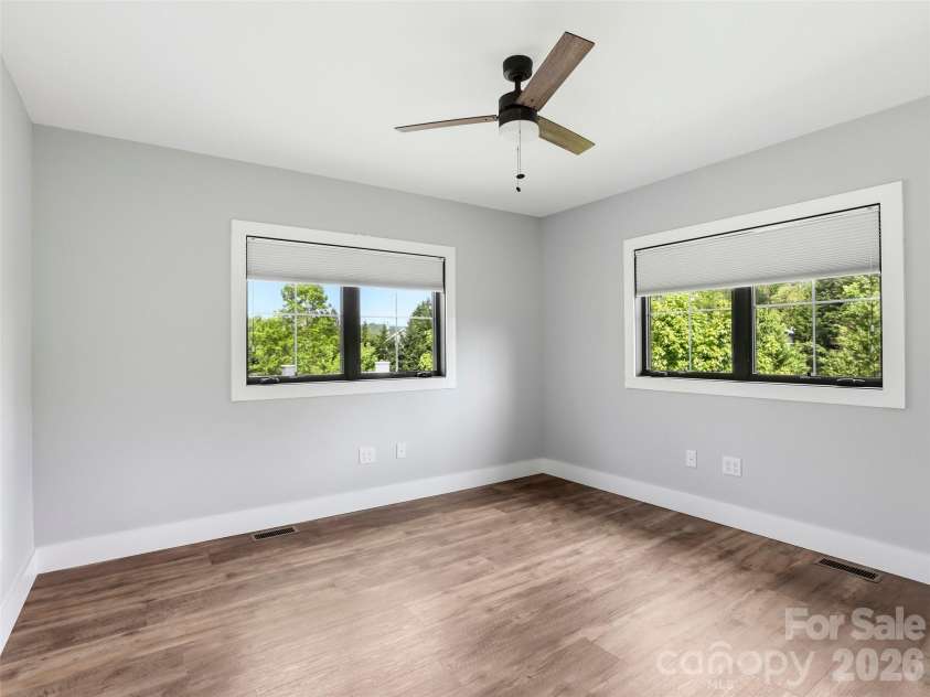 1797 Main Street, Hendersonville, NC 28792.  MLS# CAR4376914, YatesRealty ID 20247. 