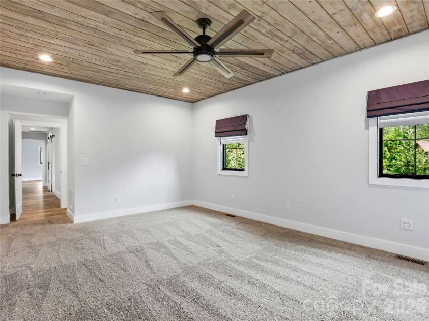 1797 Main Street, Hendersonville, NC 28792.  MLS# CAR4376914, YatesRealty ID 20247. 