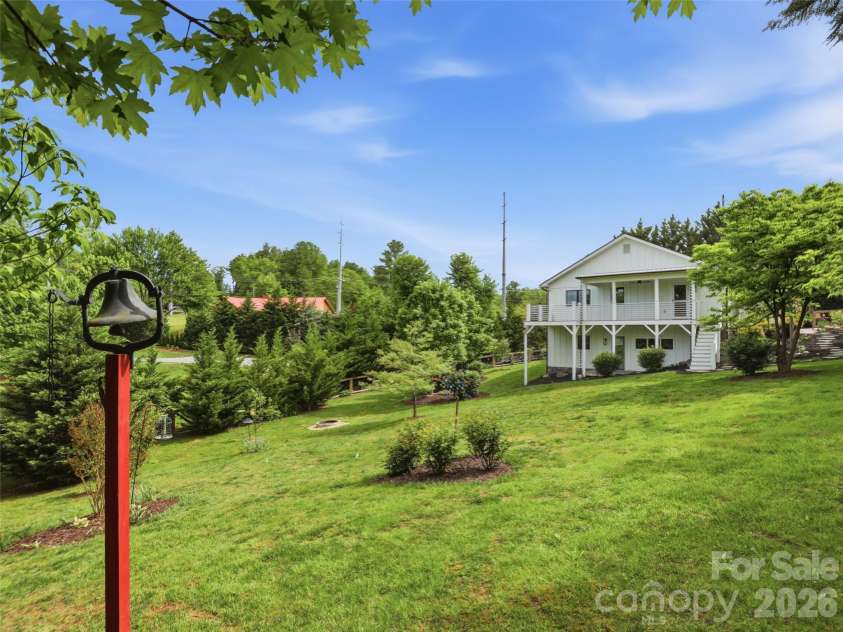 1797 Main Street, Hendersonville, NC 28792.  MLS# CAR4376914, YatesRealty ID 20247. 