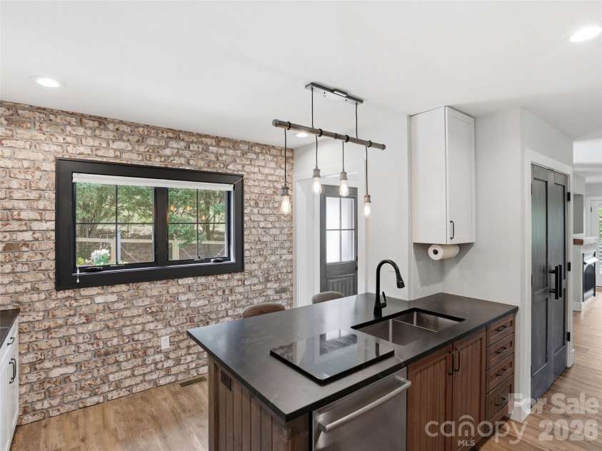 1797 Main Street, Hendersonville, NC 28792.  MLS# CAR4376914, YatesRealty ID 20247. 