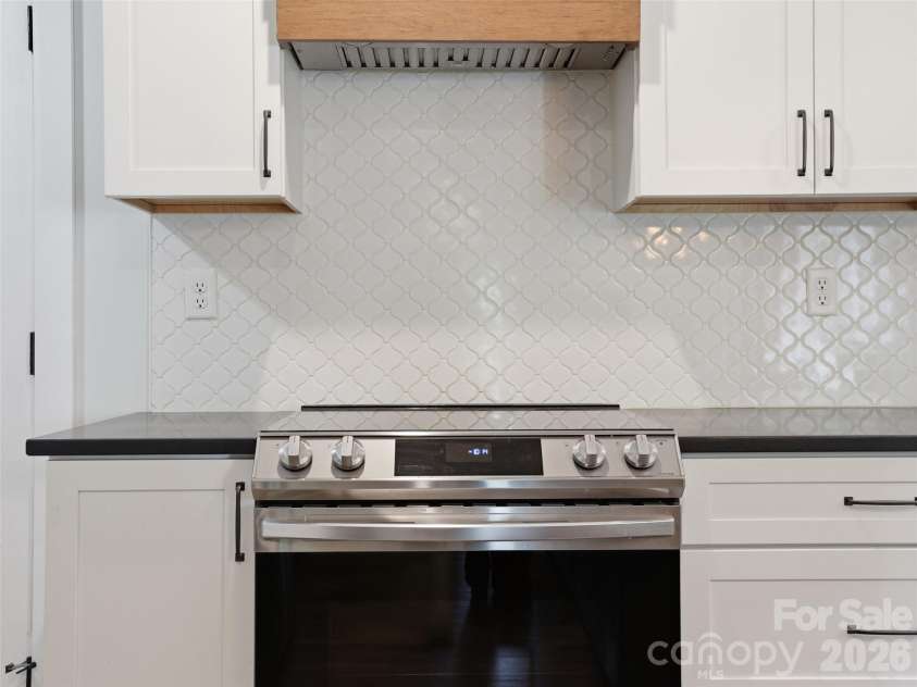 1797 Main Street, Hendersonville, NC 28792.  MLS# CAR4376914, YatesRealty ID 20247. 