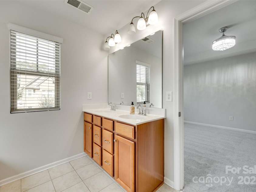 5033 Mockernut Lane, Indian Land, SC 29707.  MLS# CAR4268504, YatesRealty ID 20247. Primary Bath