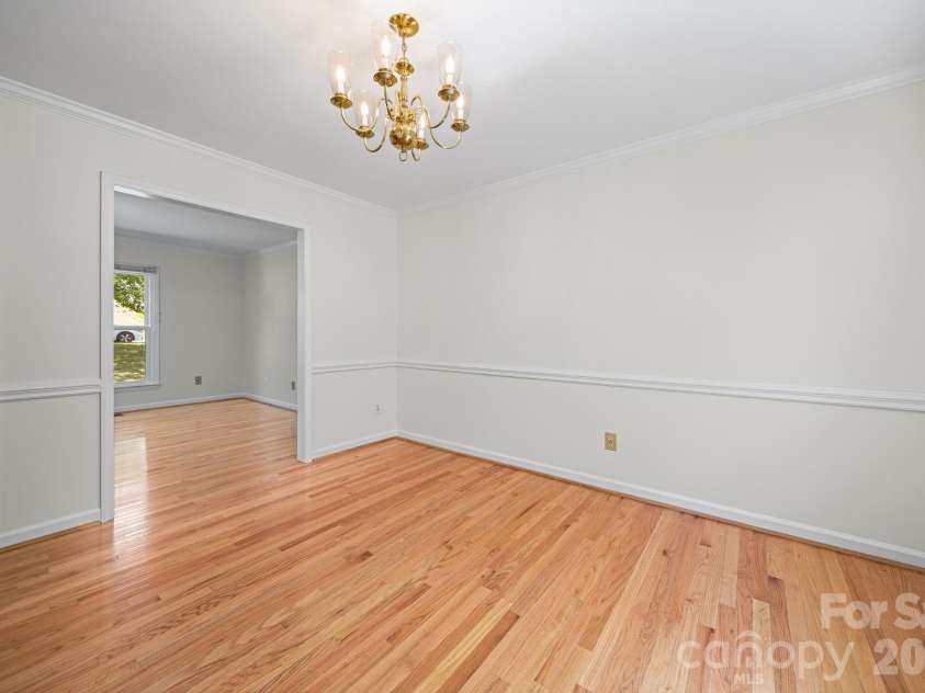 6520 Dougherty Drive, Charlotte, NC 28213.  MLS# CAR4377449, YatesRealty ID 20248. Formal dining room