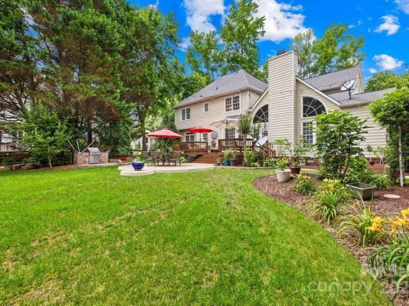 9514 Hayenridge Court, Huntersville, NC 28078.  MLS# CAR4270559, YatesRealty ID 20248. 