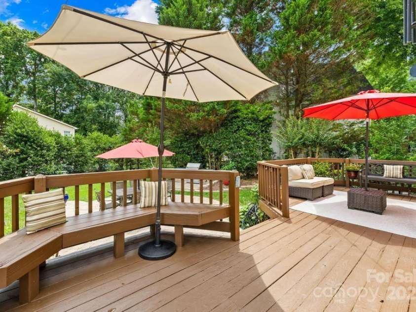 9514 Hayenridge Court, Huntersville, NC 28078.  MLS# CAR4270559, YatesRealty ID 20248. 