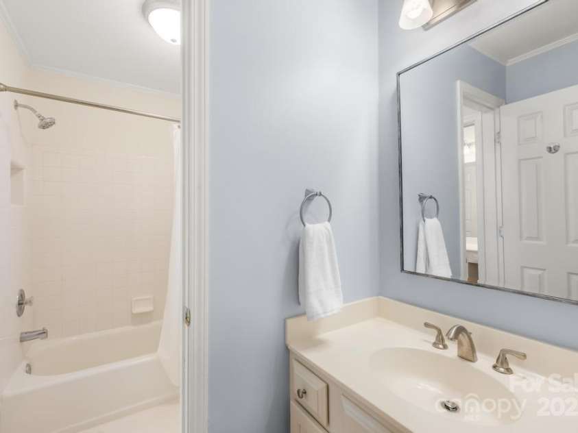 9514 Hayenridge Court, Huntersville, NC 28078.  MLS# CAR4270559, YatesRealty ID 20248. 