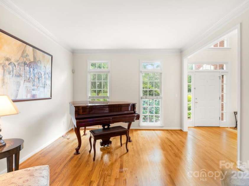 9514 Hayenridge Court, Huntersville, NC 28078.  MLS# CAR4270559, YatesRealty ID 20248. Flex space : Music room, sitting room, wine/coffee room, reading room. 