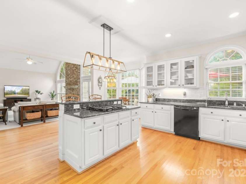 9514 Hayenridge Court, Huntersville, NC 28078.  MLS# CAR4270559, YatesRealty ID 20248. Open kitchen with island, can make even larger with seating!