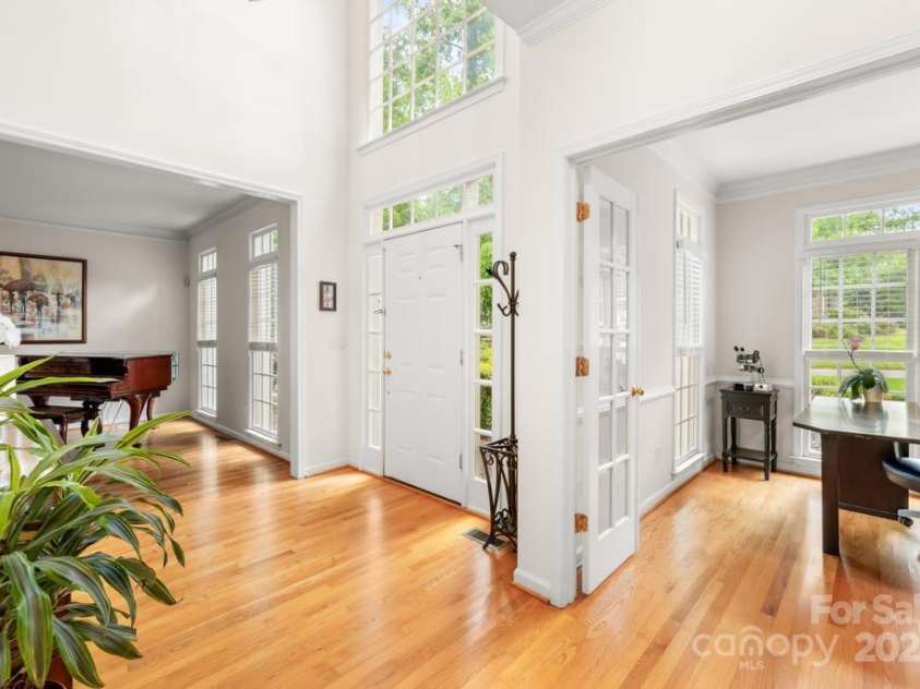 9514 Hayenridge Court, Huntersville, NC 28078.  MLS# CAR4270559, YatesRealty ID 20248. Private office space on main level (there's another office/flex space off the Primary Bedroom!)