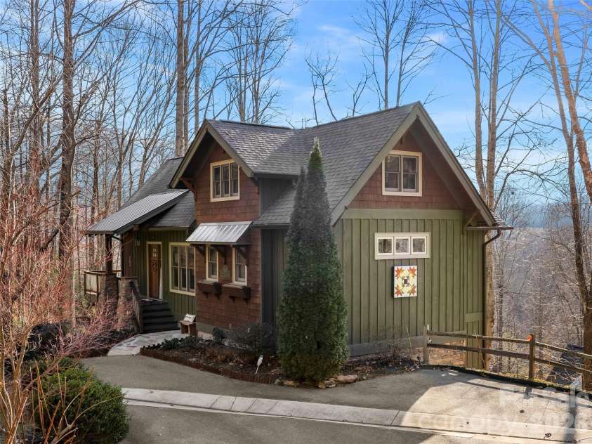 262 Sweet Birch Drive, Maggie Valley, NC 28751.  MLS# CAR4335335, YatesRealty ID 2025. 