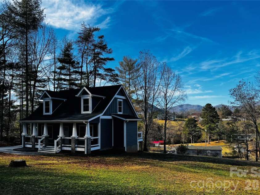 426 Shadow Wood Drive, Leicester, NC 28748.  MLS# CAR4349631, YatesRealty ID 2025. 