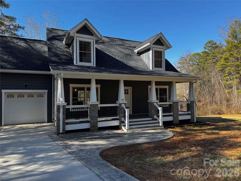 426 Shadow Wood Drive, Leicester, NC 28748.  MLS# CAR4349631, YatesRealty ID 2025. 