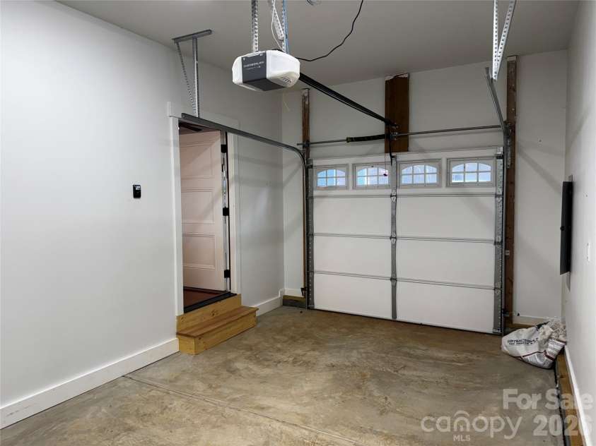 426 Shadow Wood Drive, Leicester, NC 28748.  MLS# CAR4349631, YatesRealty ID 2025. 