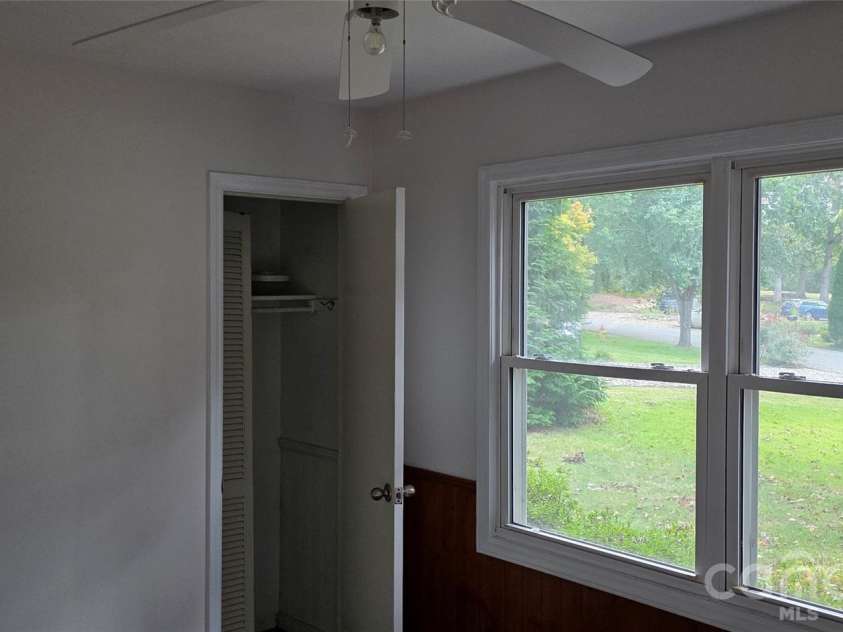 6 Fairway Drive, Asheville, NC 28805.  MLS# CAR4364896, YatesRealty ID 20250. 