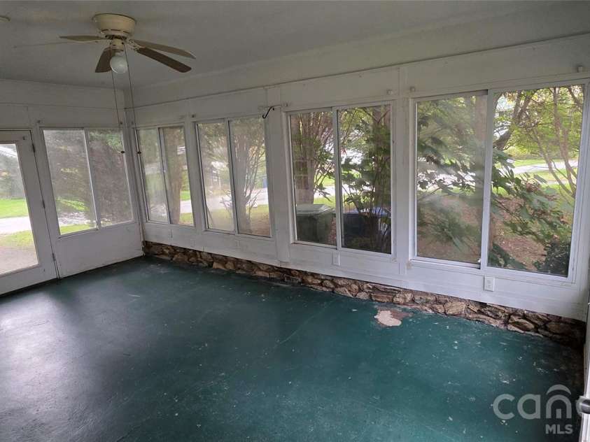 6 Fairway Drive, Asheville, NC 28805.  MLS# CAR4364896, YatesRealty ID 20250. 