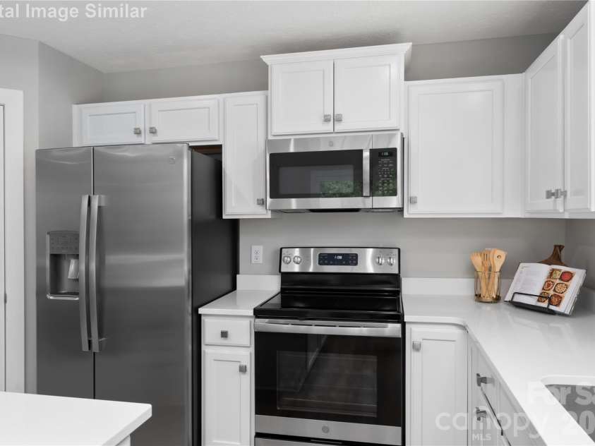 3287 Eller Drive Extension, Hickory, NC 28602.  MLS# CAR4344972, YatesRealty ID 20253. 