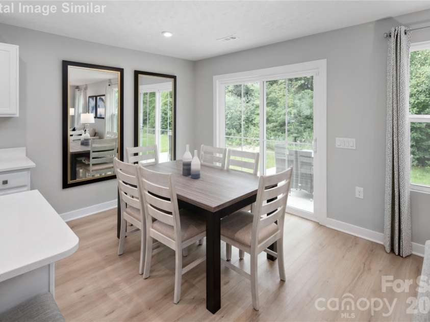 3287 Eller Drive Extension, Hickory, NC 28602.  MLS# CAR4344972, YatesRealty ID 20253. 