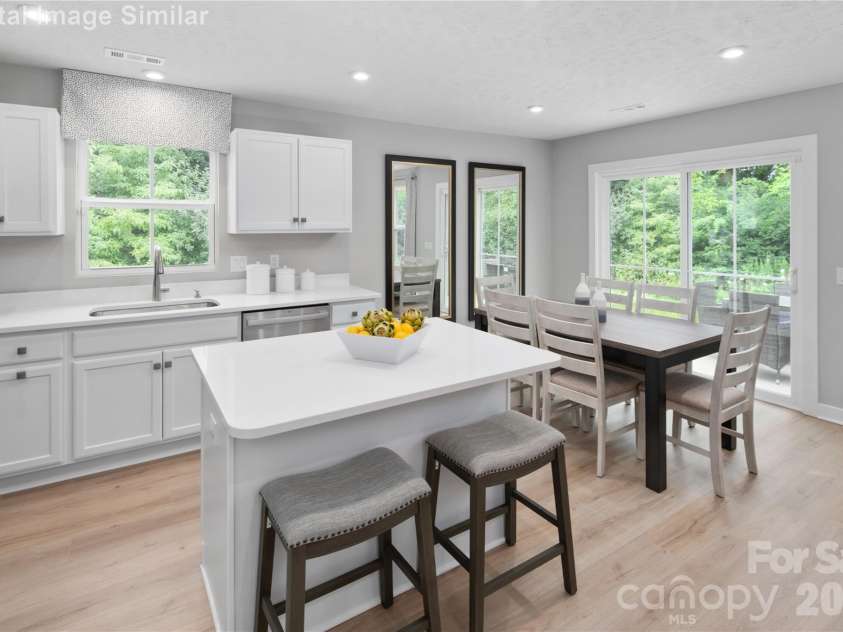 3287 Eller Drive Extension, Hickory, NC 28602.  MLS# CAR4344972, YatesRealty ID 20253. 