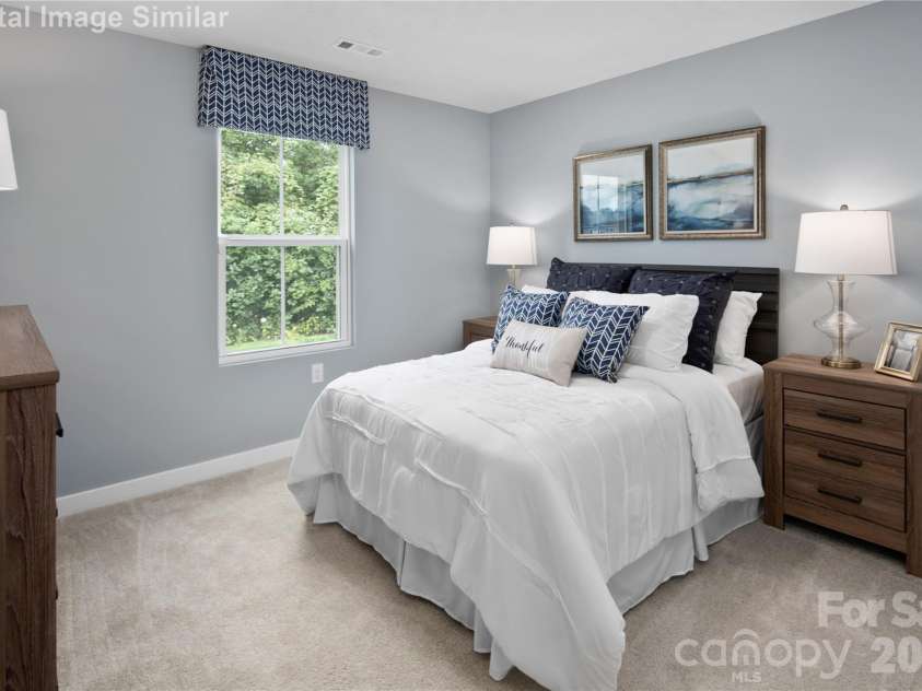 3287 Eller Drive Extension, Hickory, NC 28602.  MLS# CAR4344972, YatesRealty ID 20253. 