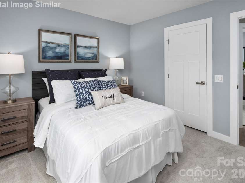 3287 Eller Drive Extension, Hickory, NC 28602.  MLS# CAR4344972, YatesRealty ID 20253. 
