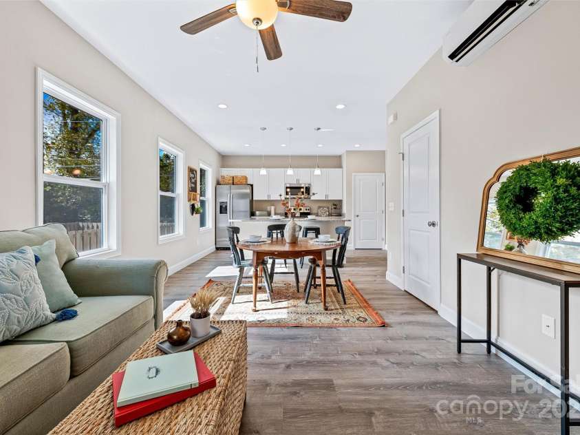 62 Toms Park Circle, Hendersonville, NC 28792.  MLS# CAR4213992, YatesRealty ID 20253. 