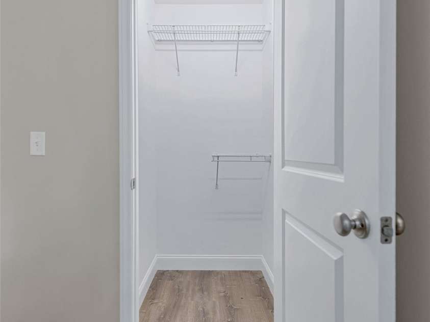 62 Toms Park Circle, Hendersonville, NC 28792.  MLS# CAR4213992, YatesRealty ID 20253. 