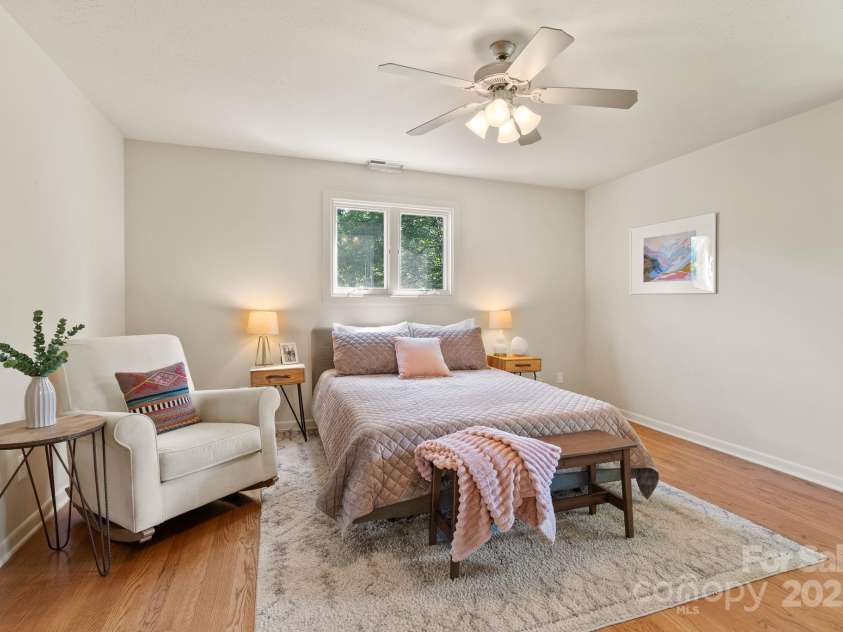 6 Willow Road, Asheville, NC 28804.  MLS# CAR4268653, YatesRealty ID 20254. 