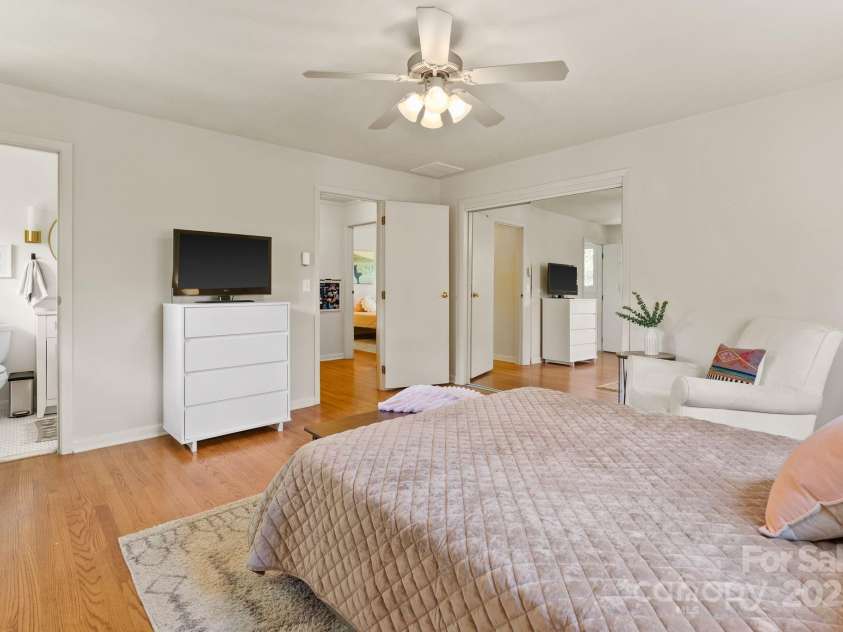 6 Willow Road, Asheville, NC 28804.  MLS# CAR4268653, YatesRealty ID 20254. 