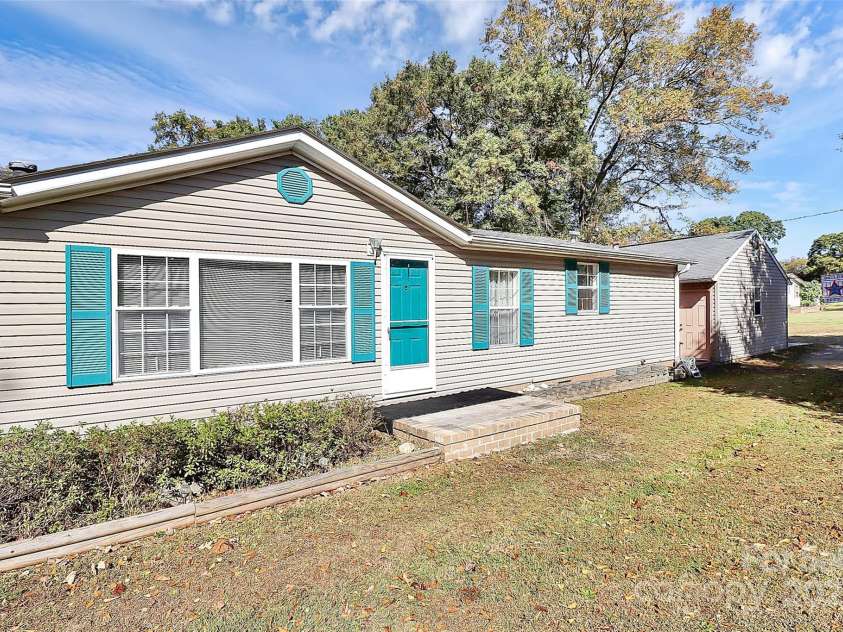 4104 Pebblebrook Circle, Concord, NC 28027.  MLS# CAR4266982, YatesRealty ID 20255. 