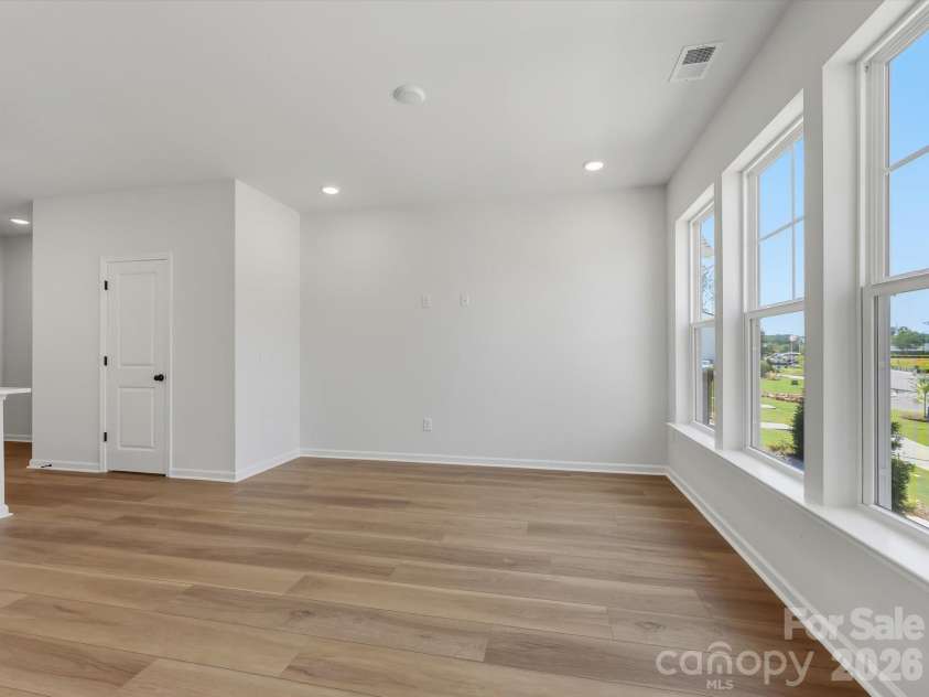 581 Cape Cod Way, Rock Hill, SC 29732.  MLS# CAR4361298, YatesRealty ID 20256. Family Room