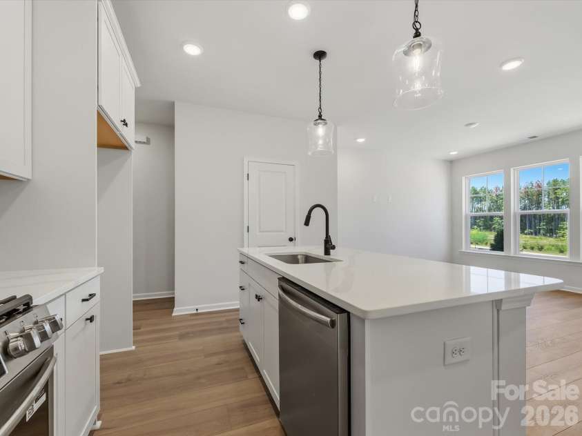581 Cape Cod Way, Rock Hill, SC 29732.  MLS# CAR4361298, YatesRealty ID 20256. Kitchen