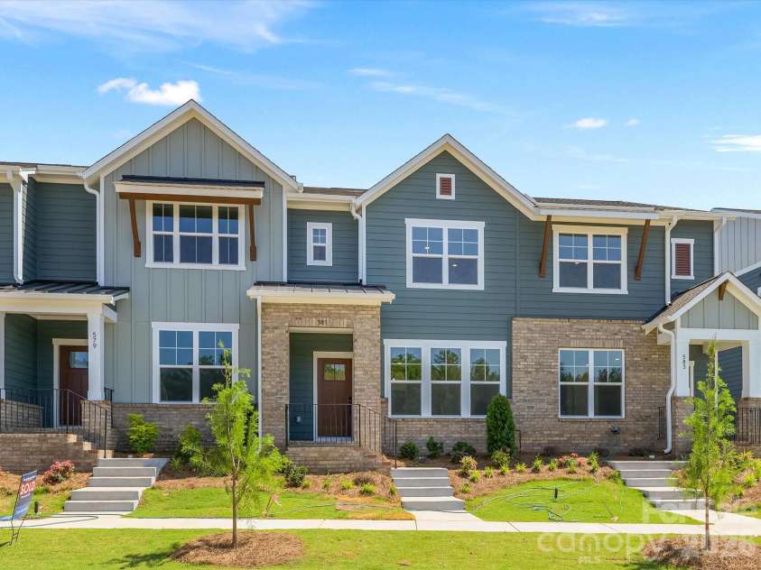 581 Cape Cod Way, Rock Hill, SC 29732.  MLS# CAR4361298, YatesRealty ID 20256. Welcome home to 581 Cape Cod Way!