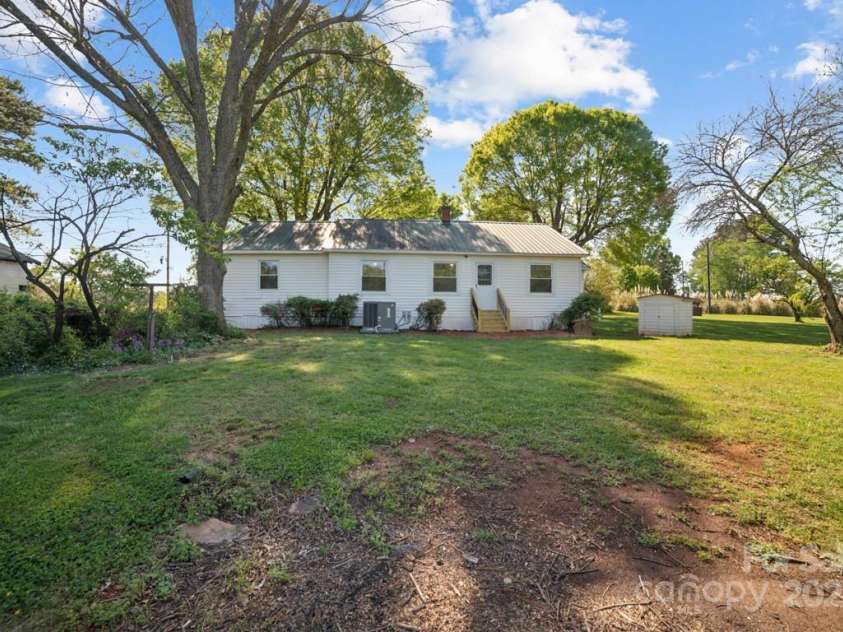 2679 Providence Mill Road, Maiden, NC 28650.  MLS# CAR4245549, YatesRealty ID 20258. 