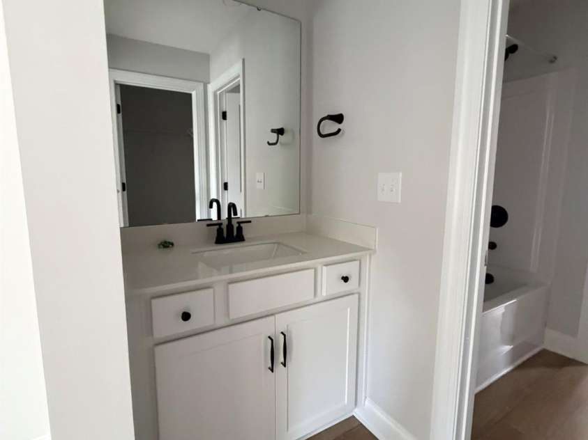 728 Clovis Street, Rock Hill, SC 29730.  MLS# CAR4371191, YatesRealty ID 20259. Upper level bath