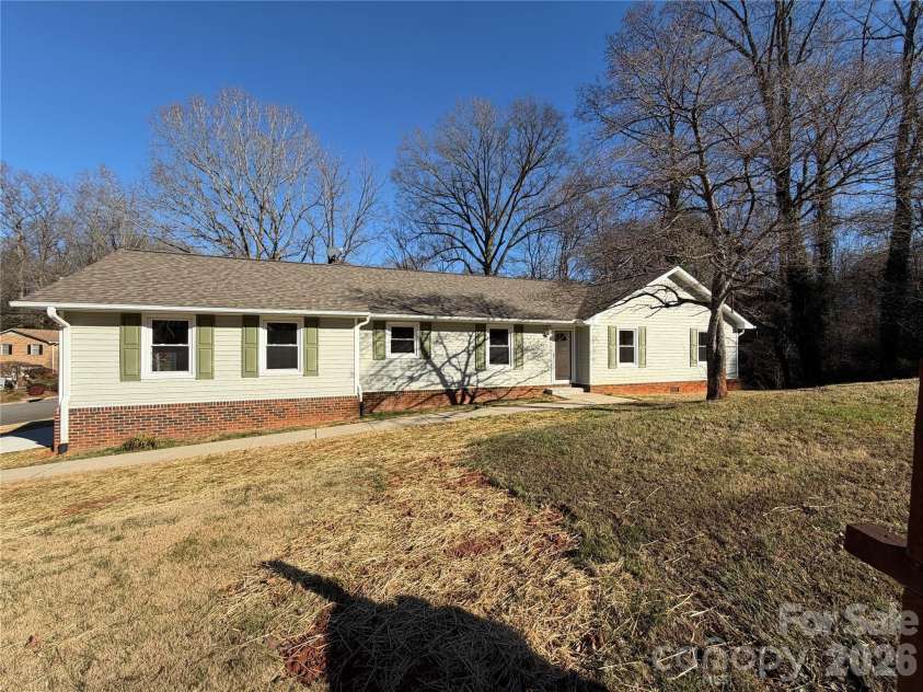 424 Holland Drive, Statesville, NC 28677.  MLS# CAR4335515, YatesRealty ID 2026. 424 Holland Drive