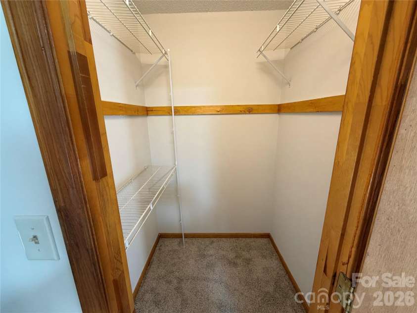 424 Holland Drive, Statesville, NC 28677.  MLS# CAR4335515, YatesRealty ID 2026. Primary walk in closet