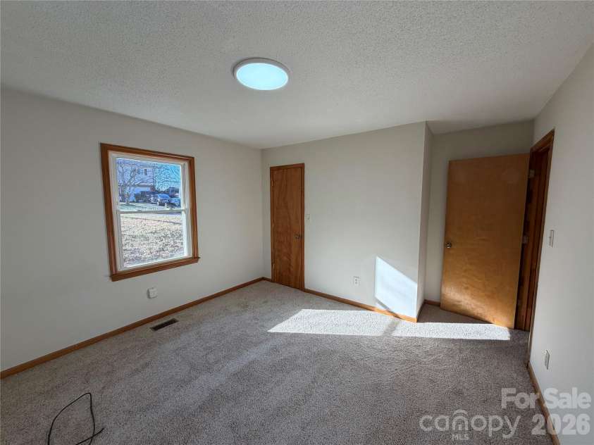 424 Holland Drive, Statesville, NC 28677.  MLS# CAR4335515, YatesRealty ID 2026. Secondary Bedroom